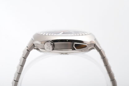 H Moser & Cie Streamliner Flyback Chronograph 42mm 6902-1201 Blue Men’s Watch - Image 6