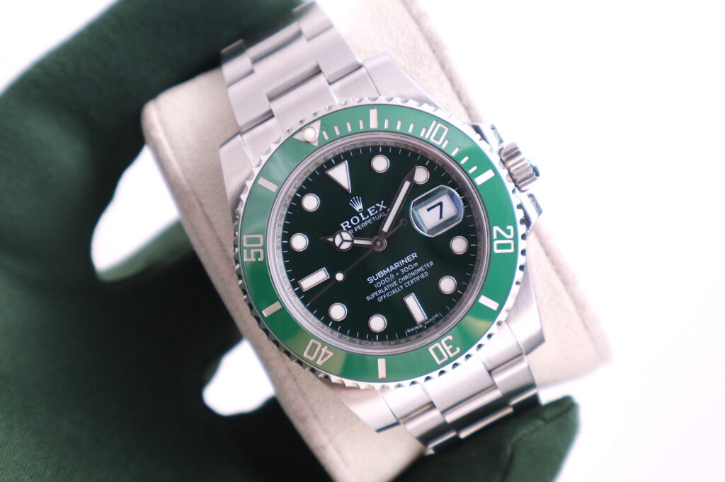 Rolex Submariner Date Hulk 116610LV 40mm 2015 Men's Watch